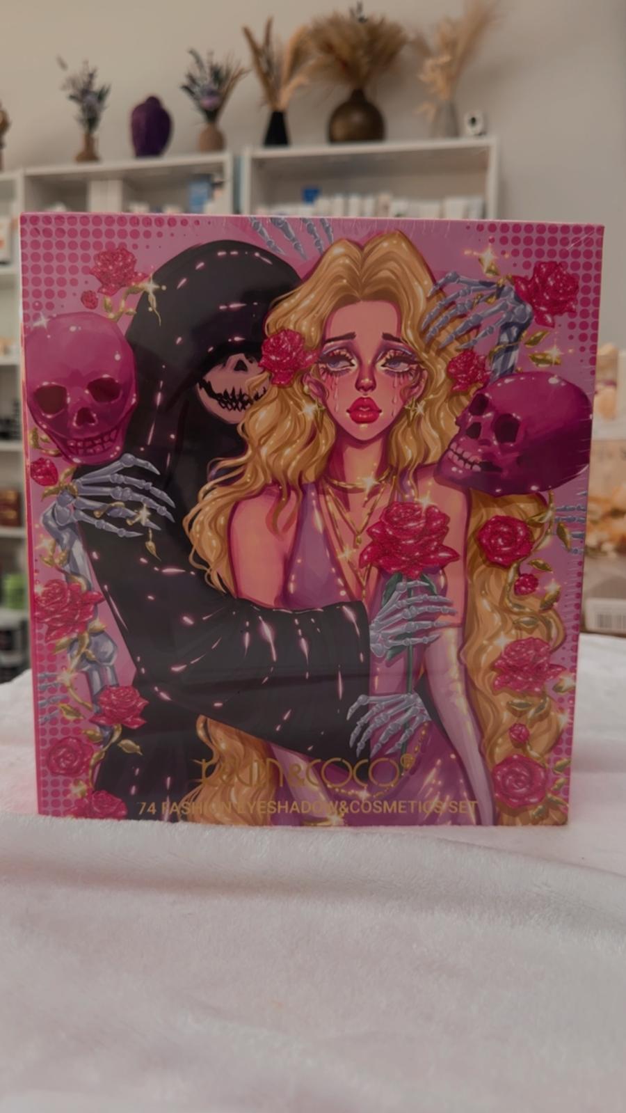 Kevin & Coco 74 Fashion Eyeshadow  & Cosmetics Set